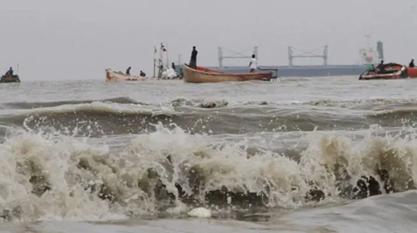 সমুদ্রবন্দরের সতর্ক সংকেত প্রত্যাহার, পাঁচ বিভাগে ভারী থেকে অতি ভারী বৃষ্টির সতর্কতা