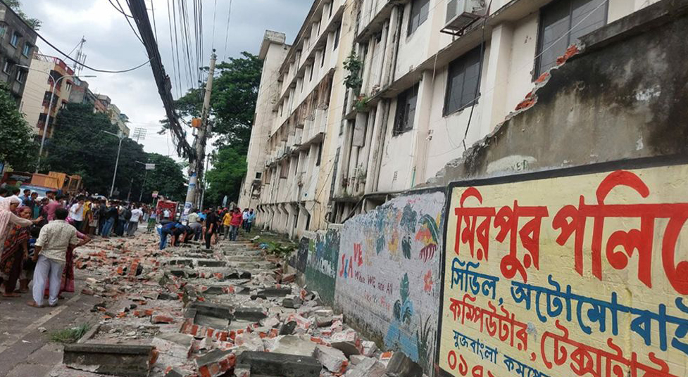 মিরপুর কলেজের দেয়াল ধসে নিহত ১, আহত অন্তত ৭