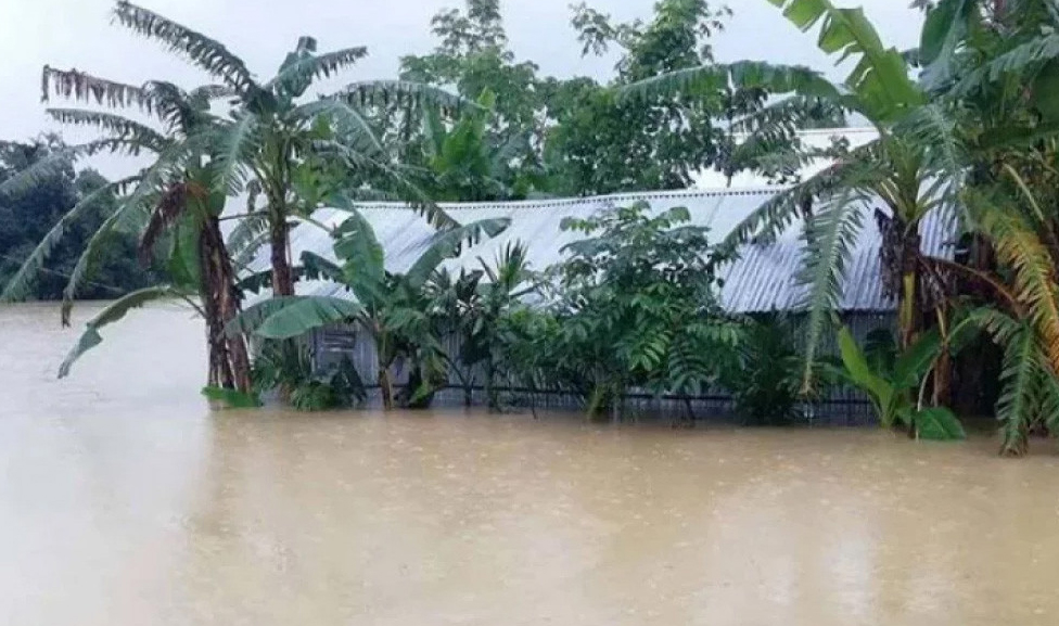 বাড়বে বৃষ্টি, নিম্নাঞ্চল প্লাবিত হওয়ার শঙ্কা