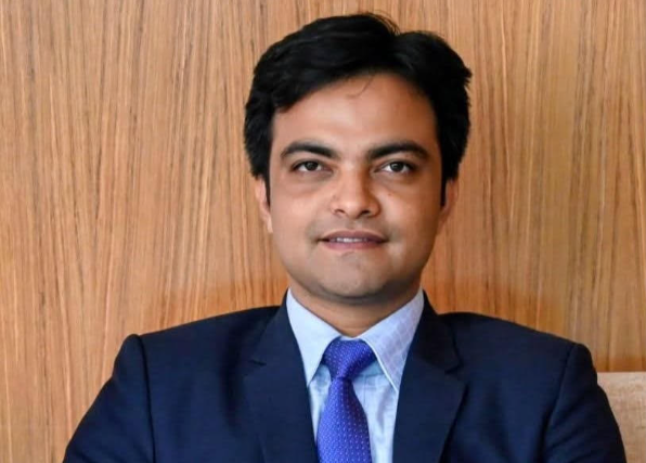 ভূমি সেবায় আস্থা ফেরানো এসিল্যান্ড মহেশ্বর মন্ডলের বদলি, হতাশ উজিরপুরবাসী