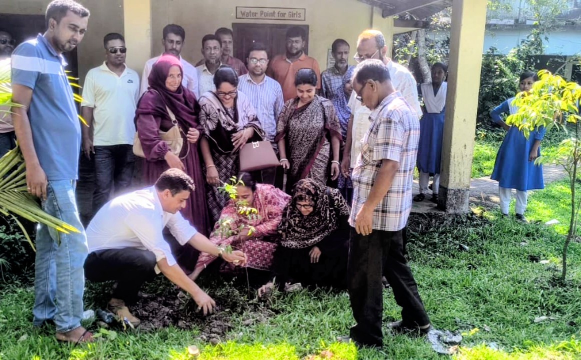 ধর্মপাশা বালিকা উচ্চ বিদ্যালয়ে ‘সবুজ বাংলাদেশ’ কর্মসূচির বৃক্ষরোপণ