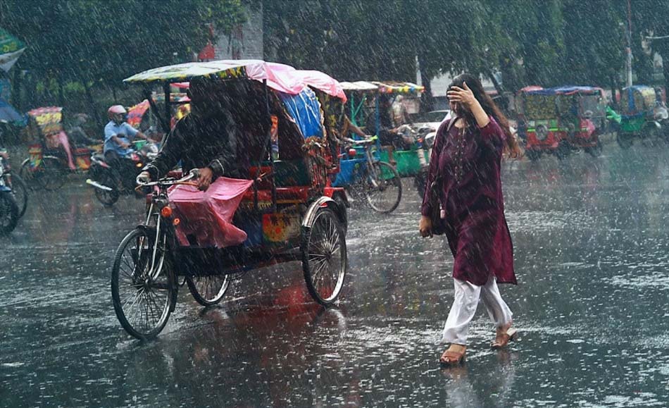 দেশজুড়ে পাঁচ দিন বৃষ্টির আভাস, তিন বিভাগে ভারি বর্ষণের সম্ভাবনা