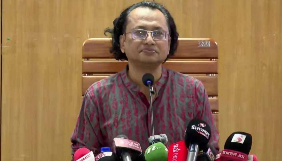 অন্তর্বর্তী সরকারের তুলনায় দেশে নৈরাজ্য কমেছে: তথ্য উপদেষ্টা