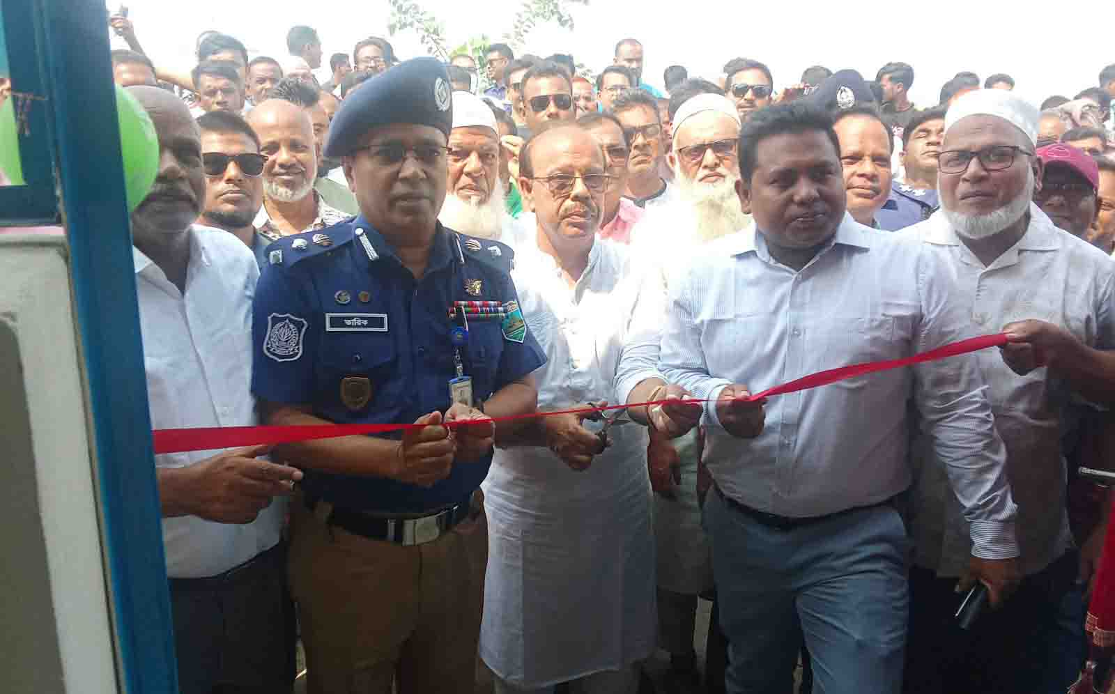 আত্রাইয়ে পুলিশ বক্সের উদ্বোধন করলেন রেজাউল ইসলাম রেজু এমপি