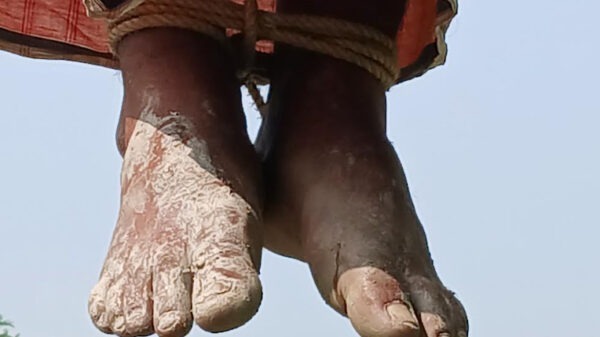 কিশোরগঞ্জে পলাতক ব্যবসায়ীর হাত-পা বাঁধা ঝুলন্ত মরদেহ উদ্ধার