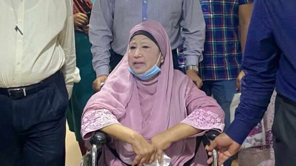 বিএনপি চেয়ারপারসন খালেদা জিয়া নিয়মিত পরীক্ষার জন্য হাসপাতালে ভর্তি