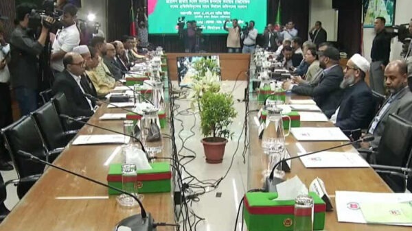 তৃতীয় দিনে ৬ রাজনৈতিক দলের সঙ্গে ইসির সংলাপ শুরু