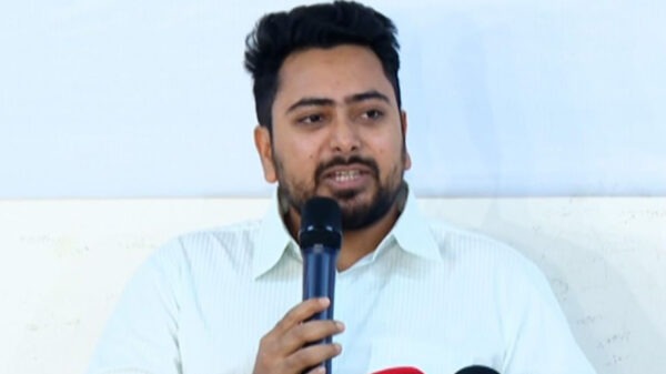 বিএনপি সংস্কার ভেস্তে দিচ্ছে, জামায়াত নির্বাচন পেছাতে চায়: নাহিদ ইসলাম