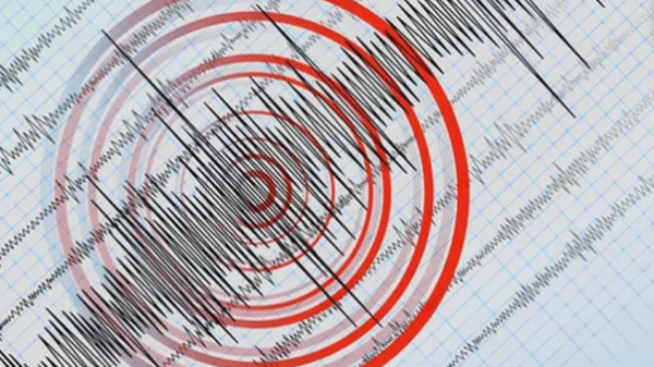 ঢাকায় ১ সেকেন্ডের ব্যবধানে দুইবার ভূমিকম্প, আতঙ্কে রাজধানীবাসী