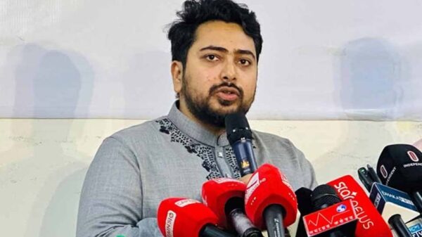 শাহবাগের কর্মসূচি স্থগিত করল এনসিপি, সতর্কতার বার্তা দিলেন নাহিদ ইসলাম