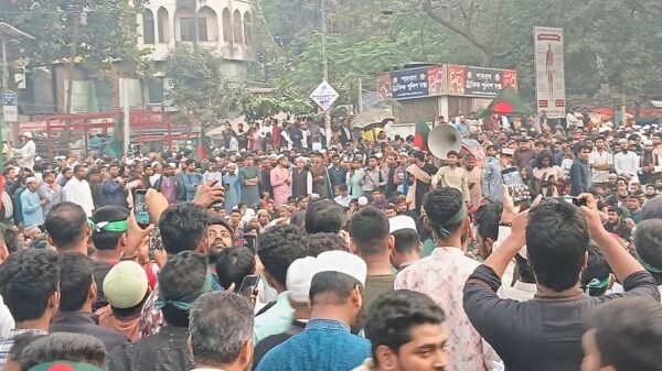 শহীদ ওসমান হাদি হত্যার বিচারের দাবিতে উত্তাল শাহবাগ