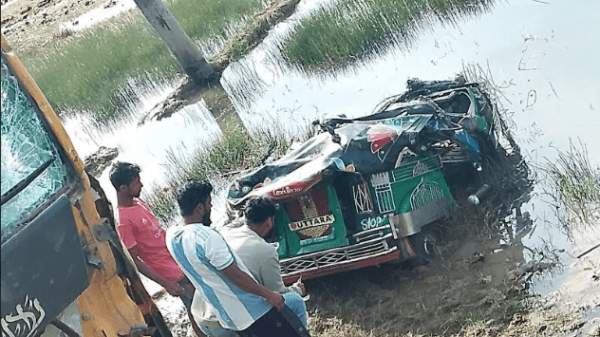 টেকনাফ সড়কে ট্রাক-সিএনজি মুখোমুখী সংঘর্ষে নিহত-২