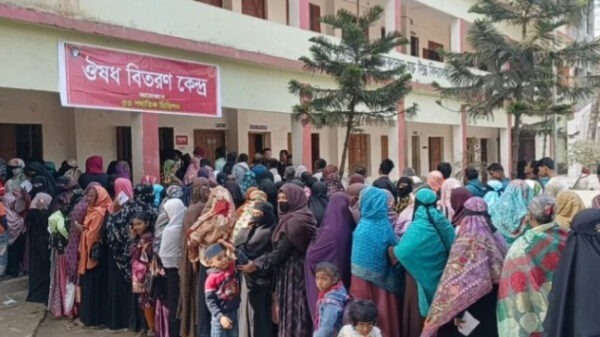 লাকসামে সেনাবাহিনীর উদ্যোগে ফ্রি মেডিক্যাল ক্যাম্প অনুষ্ঠিত